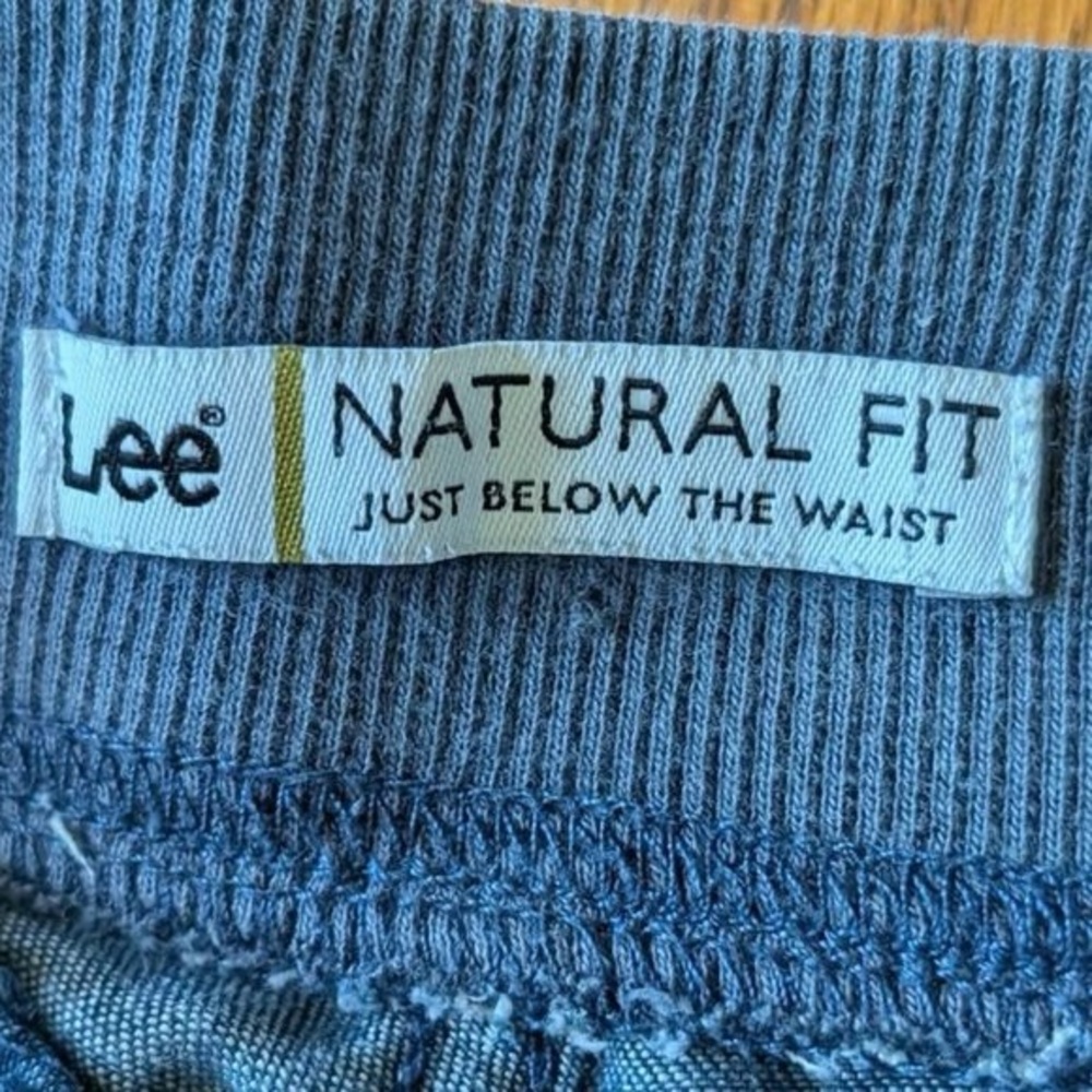 Lee Capri Natural Fit Just Below the waist Demin Cropped Cargo Straight Legs - Picture 8 of 9